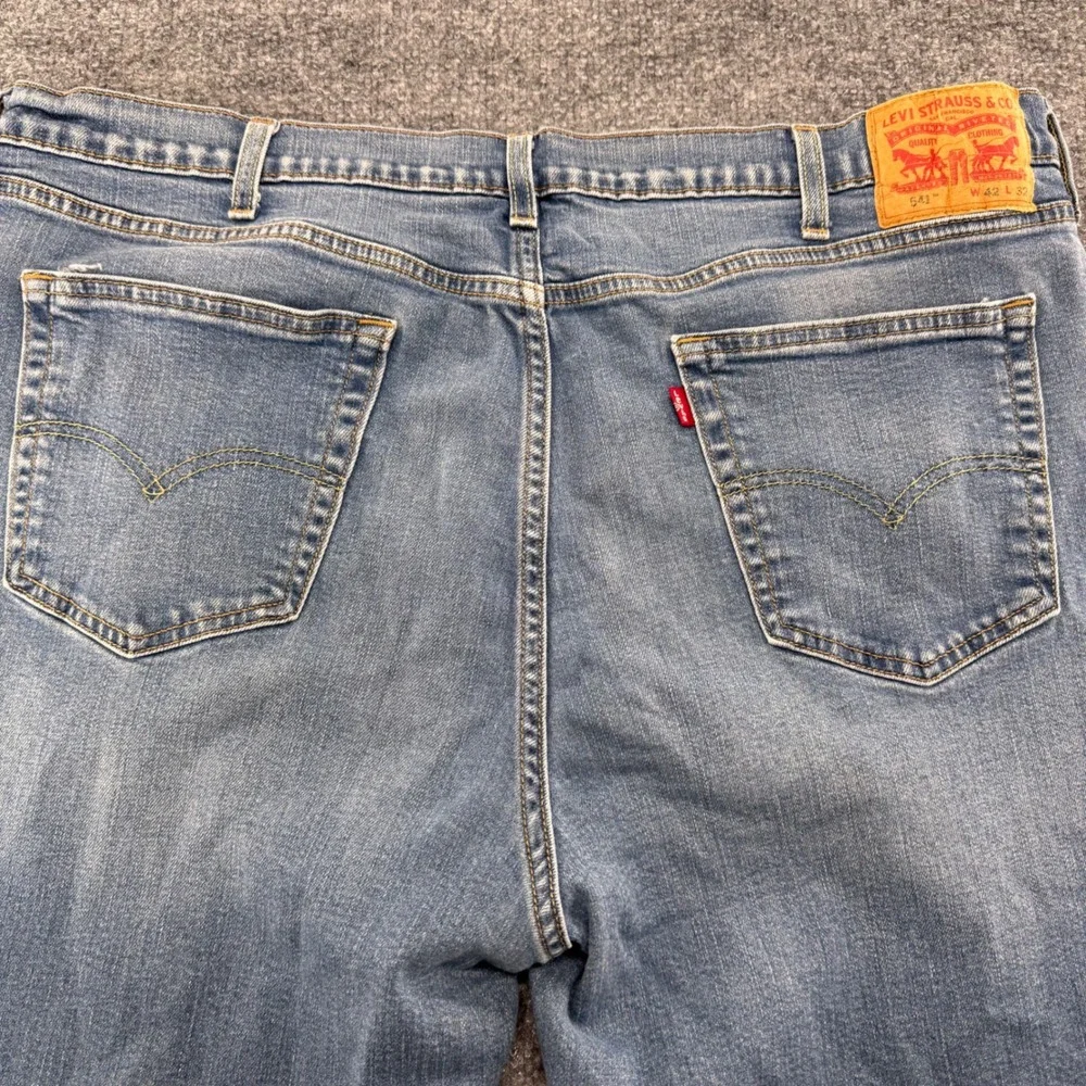 Levis 541 Athletic Taper Mens 42x32 Classic Denim Workwear Jeans Blue Pants
